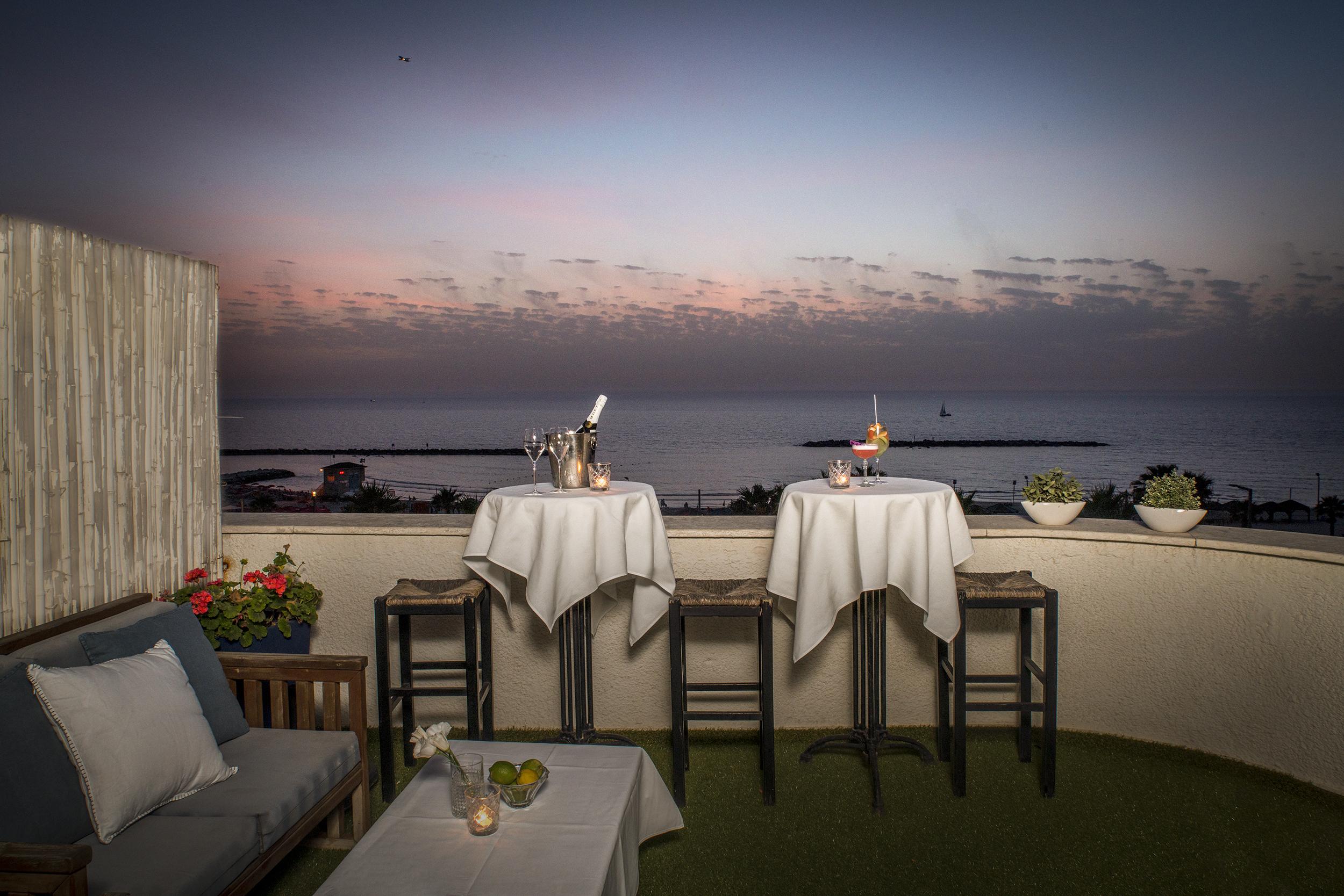 Dream Beach 98 Hotel And Spa Tel Aviv Esterno foto