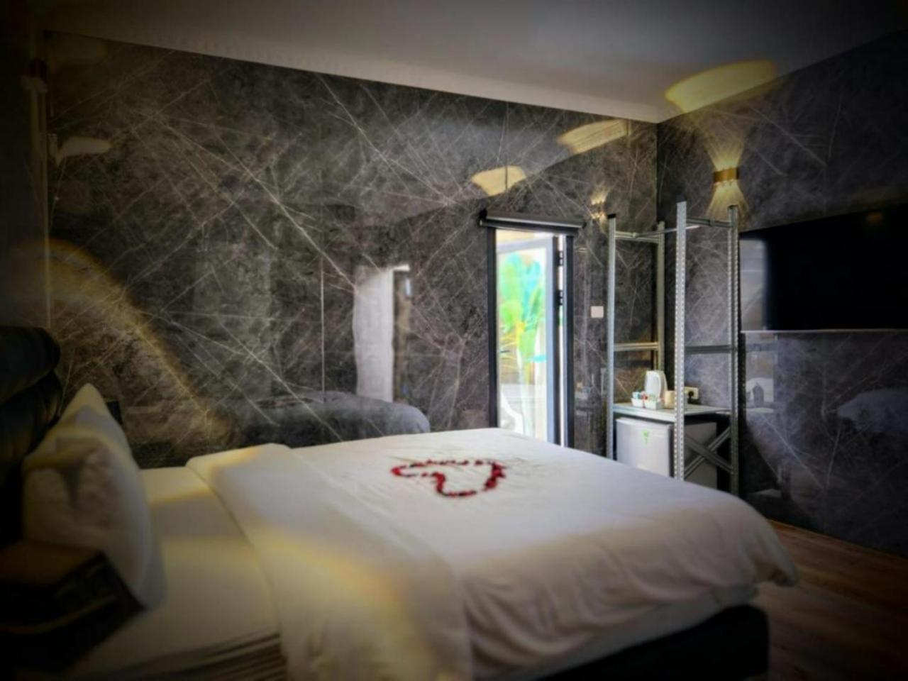 Dream Beach 98 Hotel And Spa Tel Aviv Esterno foto