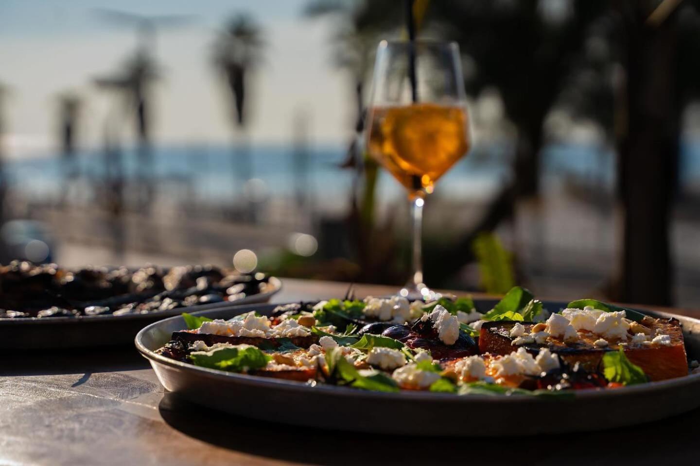 Dream Beach 98 Hotel And Spa Tel Aviv Esterno foto